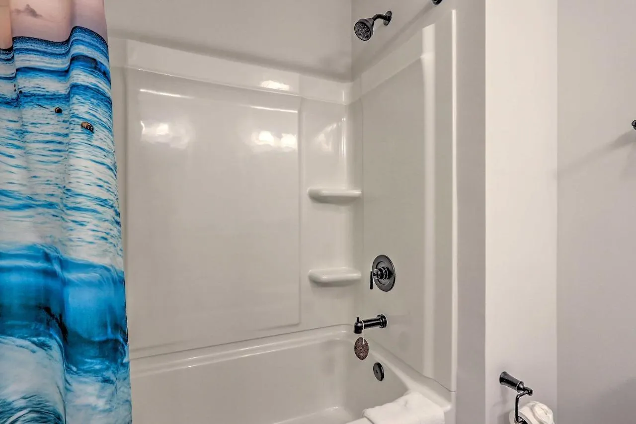 Holiday home Modern Hilton Head Townhome About 4 Mi To Beach!