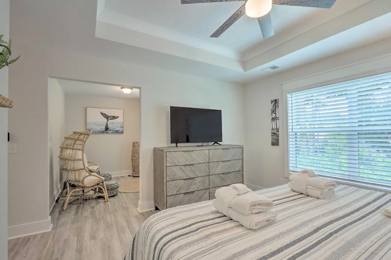 Modern Hilton Head Townhome About 4 Mi To Beach! Holiday home *