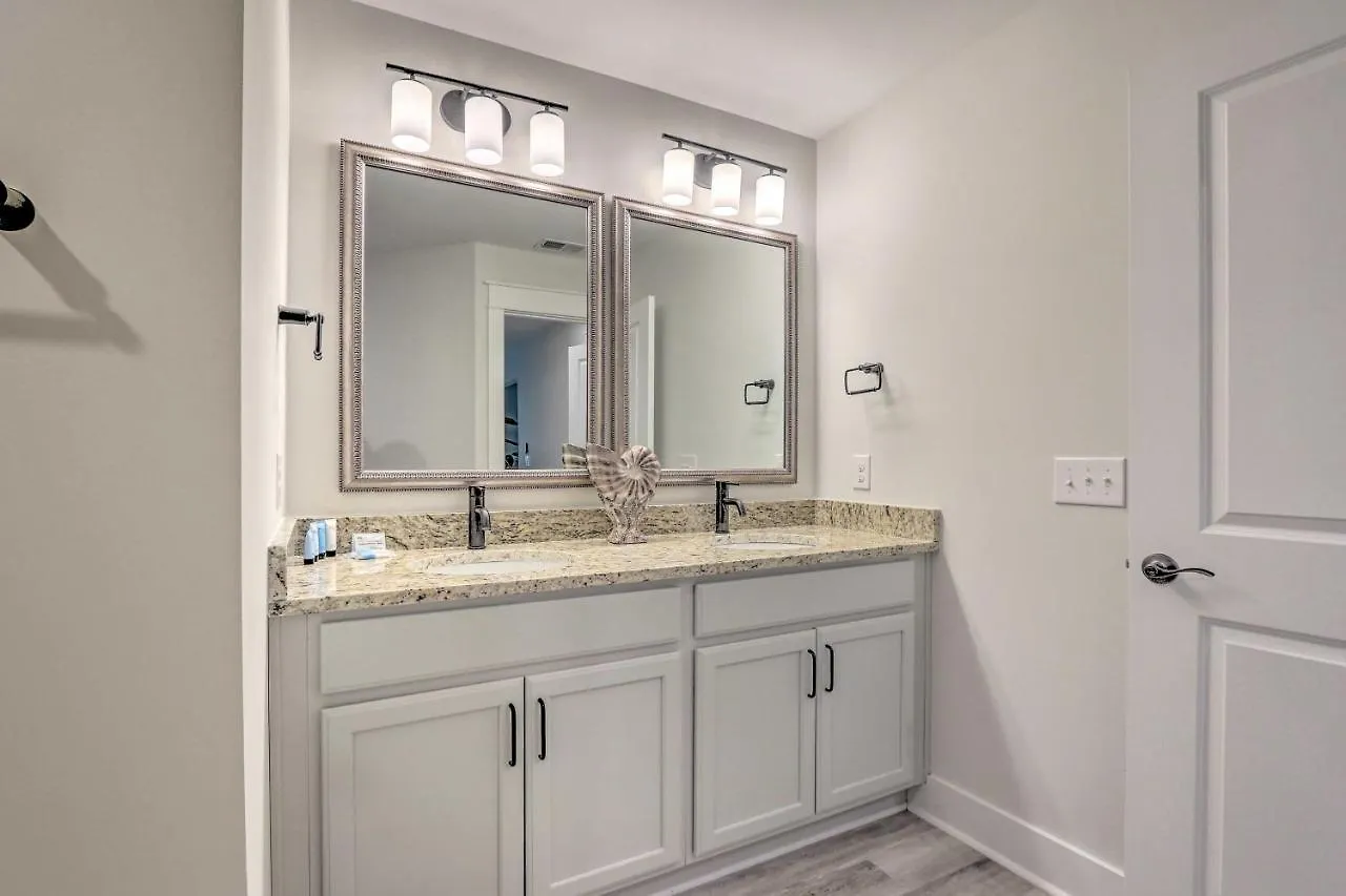 Modern Hilton Head Townhome About 4 Mi To Beach! Holiday home *