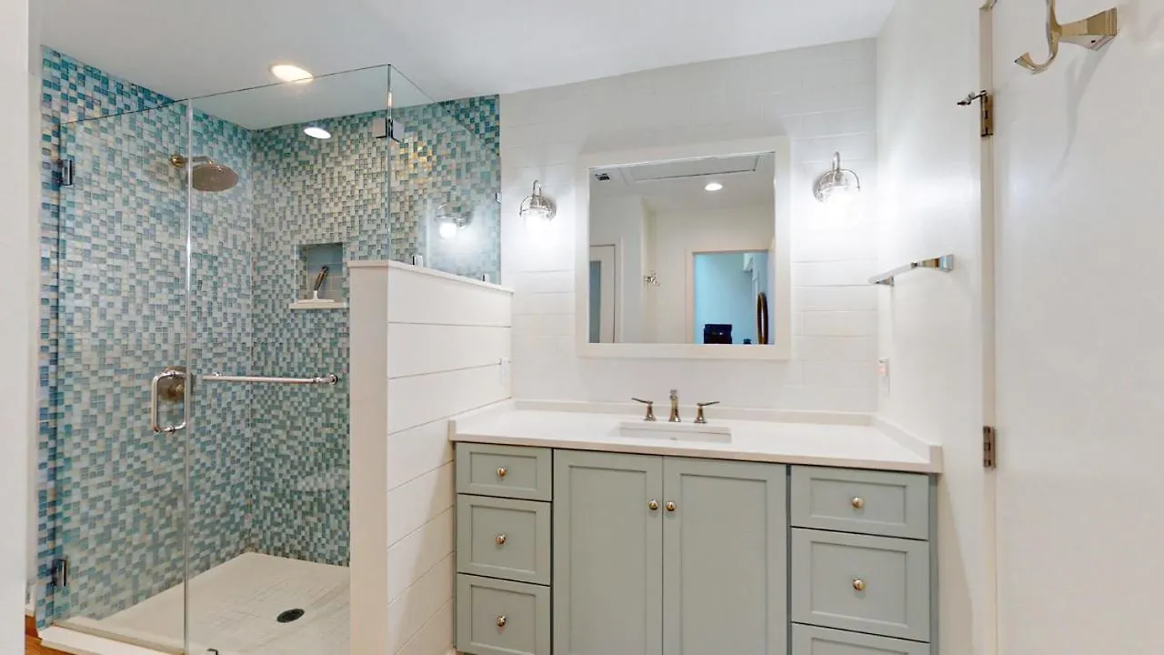 272 Turnberry Village *