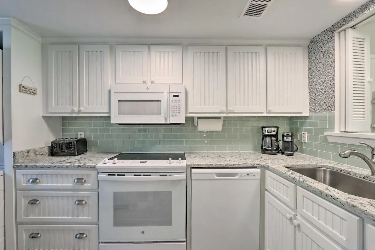Hilton Head Close To And Coligny Plaza!