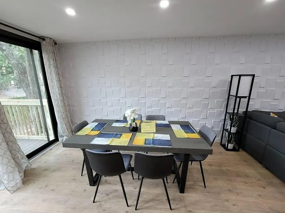 Contemporary Bliss-newly Renovated Cozy Βίλα