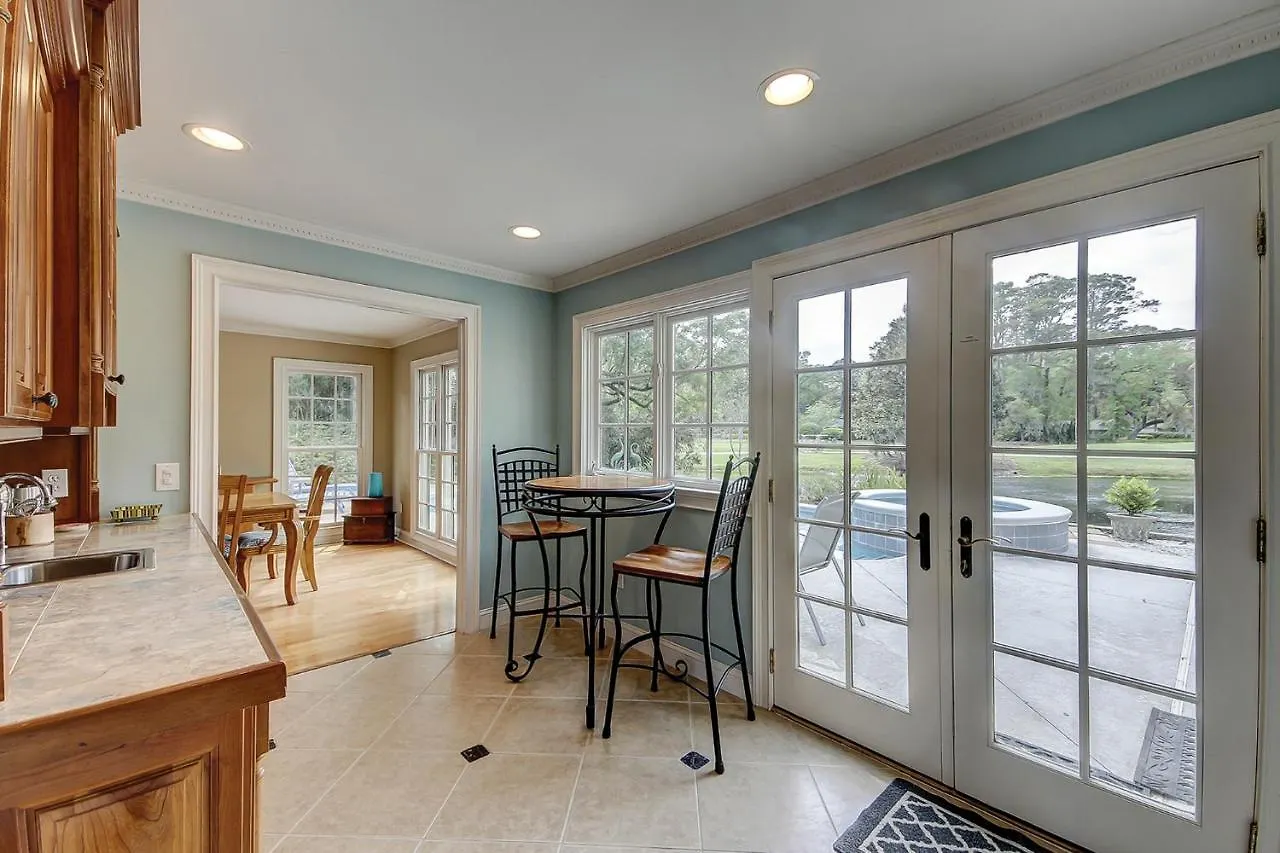 24 Red Maple Holiday home