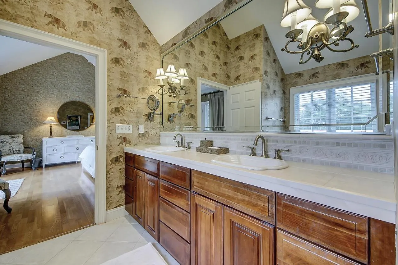24 Red Maple Holiday home *