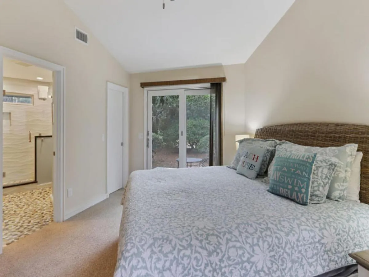 48 Woodbine Place
