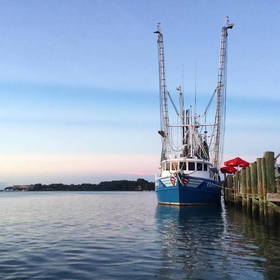 307 Main Sail * Hilton Head Island