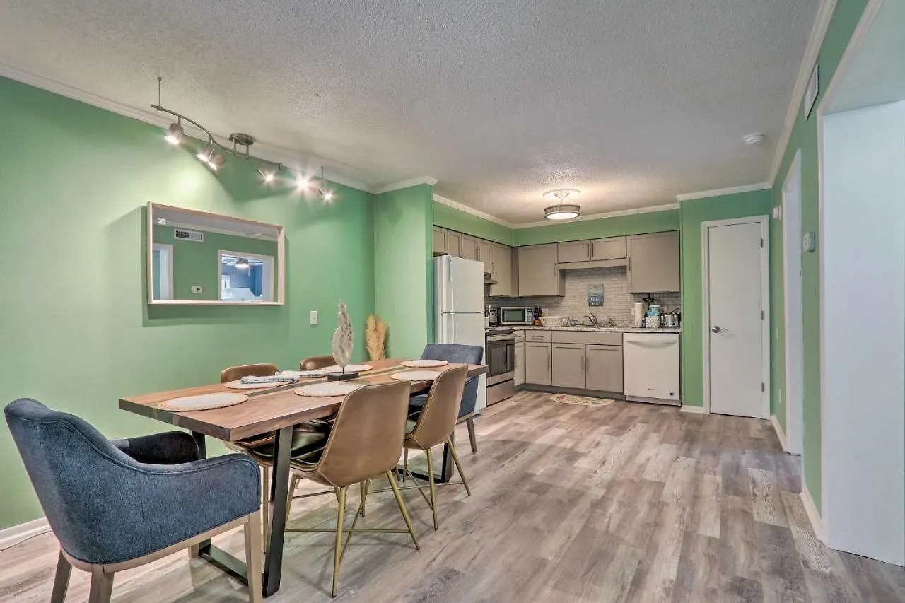 Convenient With Pool! Apartment Hilton Head Island