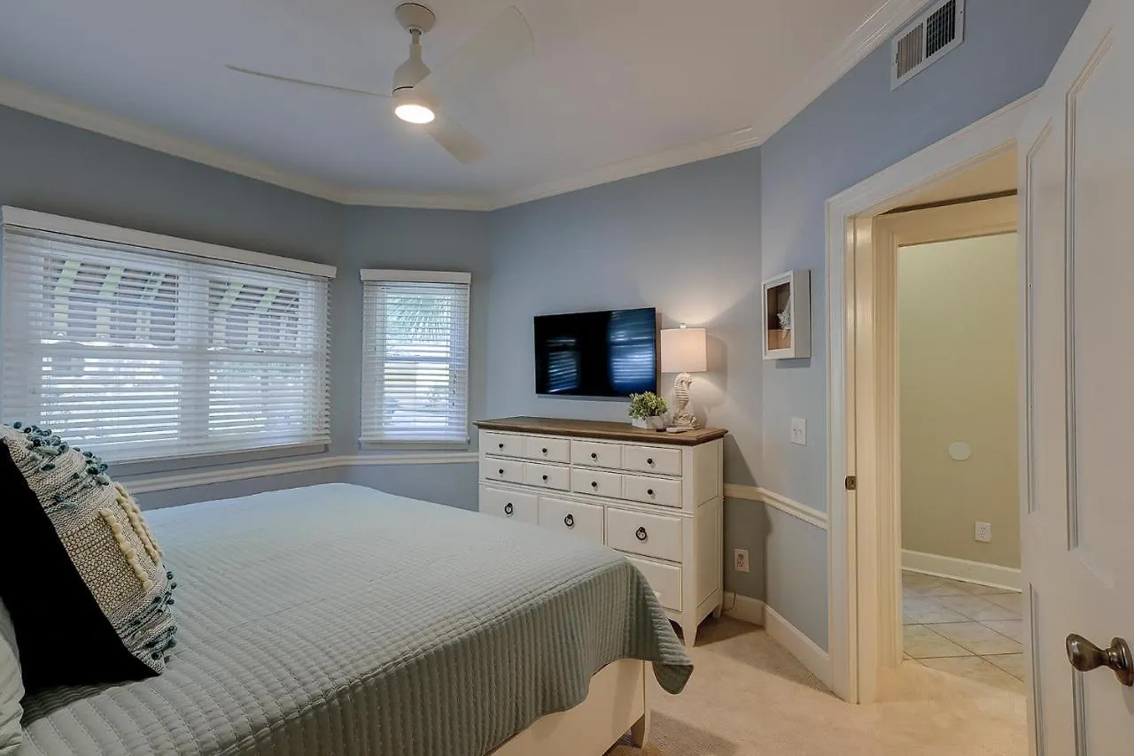 118 Devonshire 3 Bedroom Port Royal Holiday home