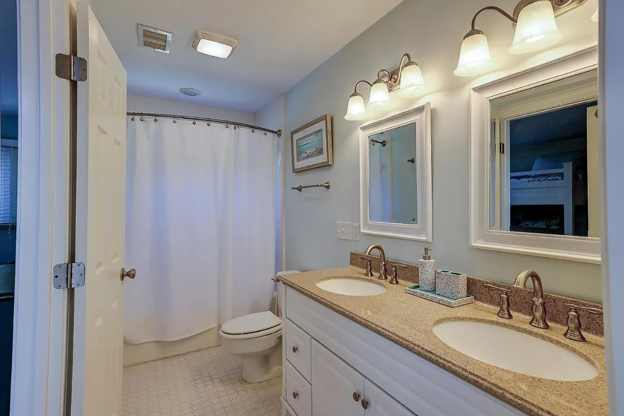 118 Devonshire 3 Bedroom Port Royal *