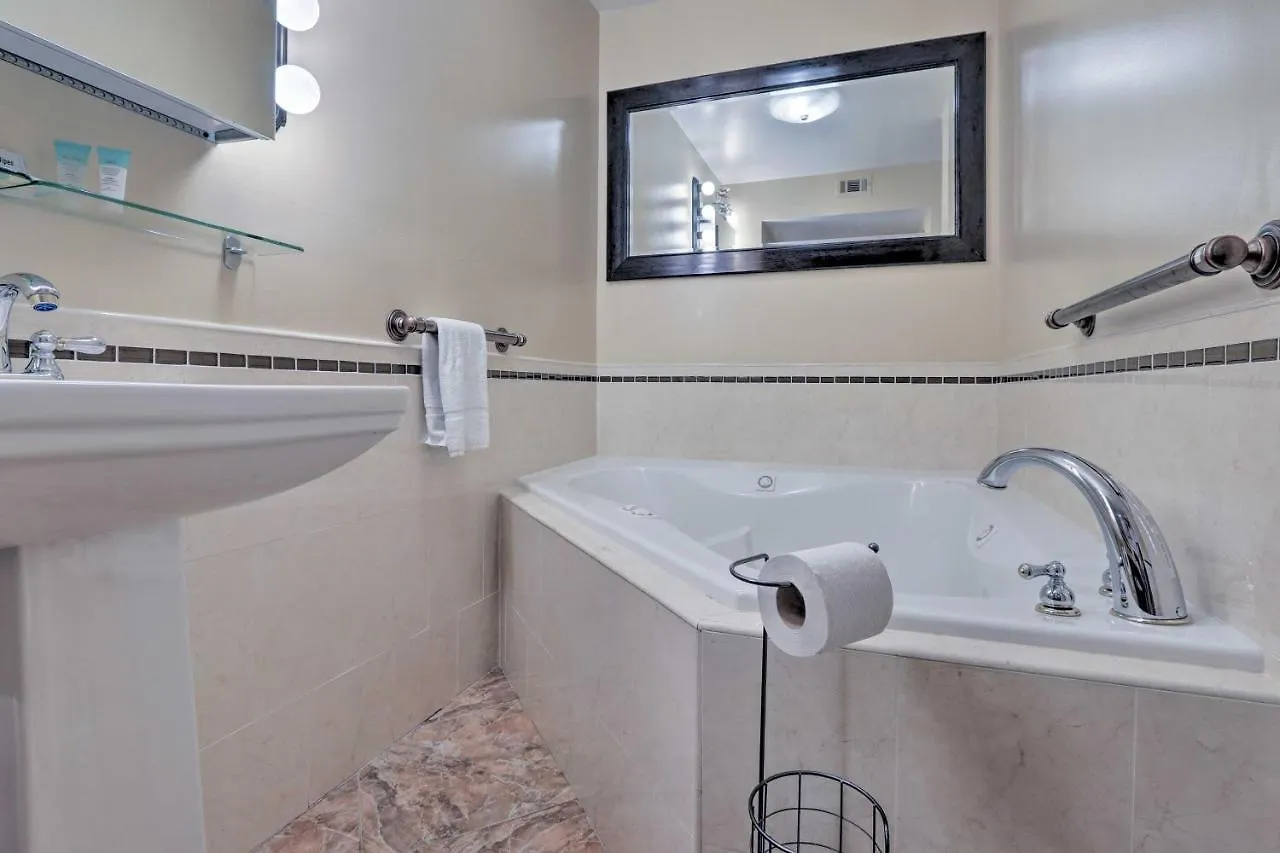 Hilton Head With Sunroom And Access! Appartement *