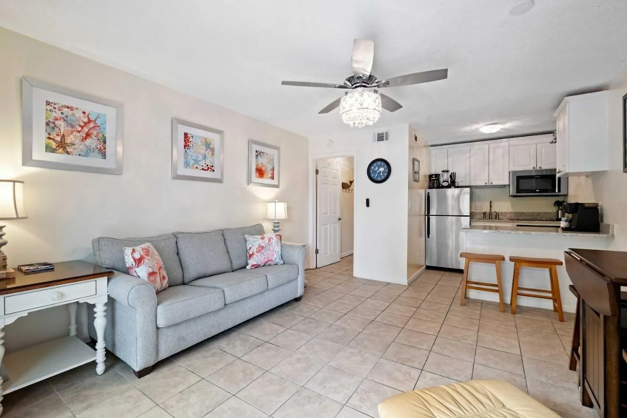 Apartment Walk To In Hilton Head! *