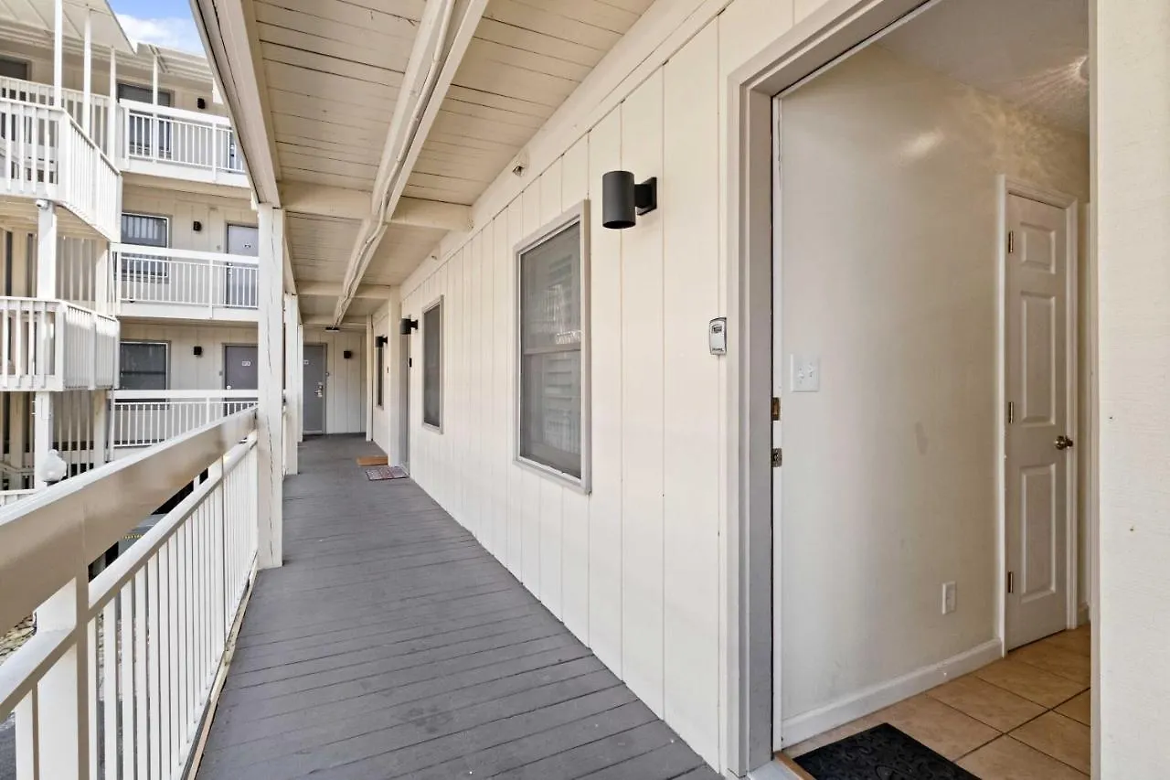 Walk To In Hilton Head! Apartment *
