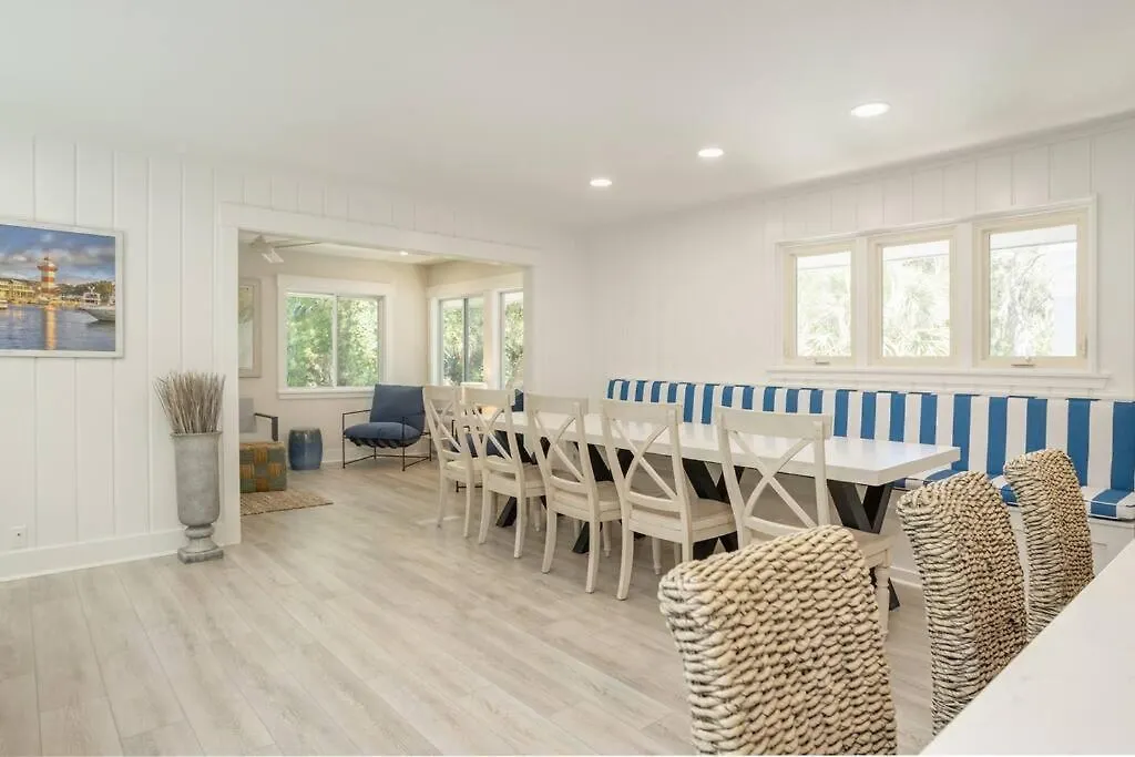 Luxury House - 2min Walk To - Private Pool - Group & Dog Friendly Holiday home Hilton Head Island
