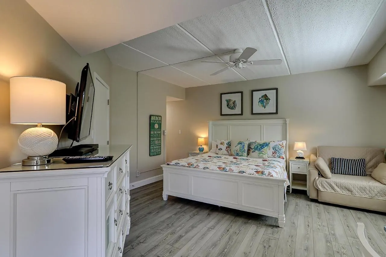 210 Forest Hilton Head *