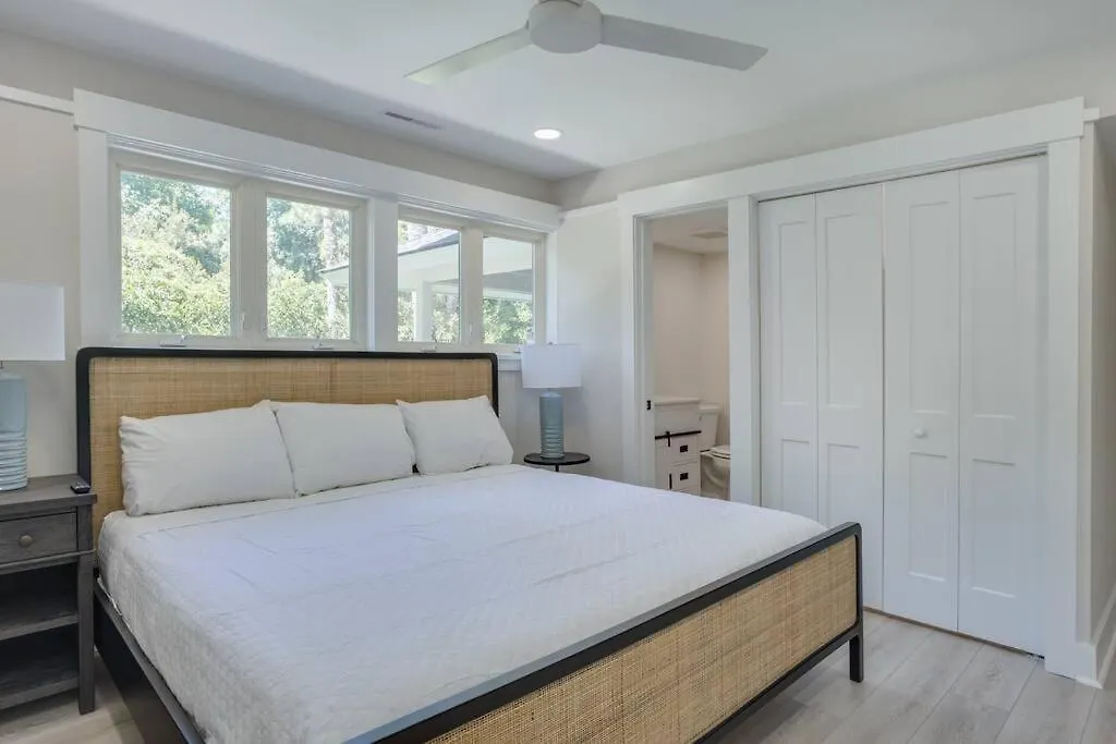 Holiday home Luxury House - 2min Walk To - Private Pool - Group & Dog Friendly Hilton Head Island