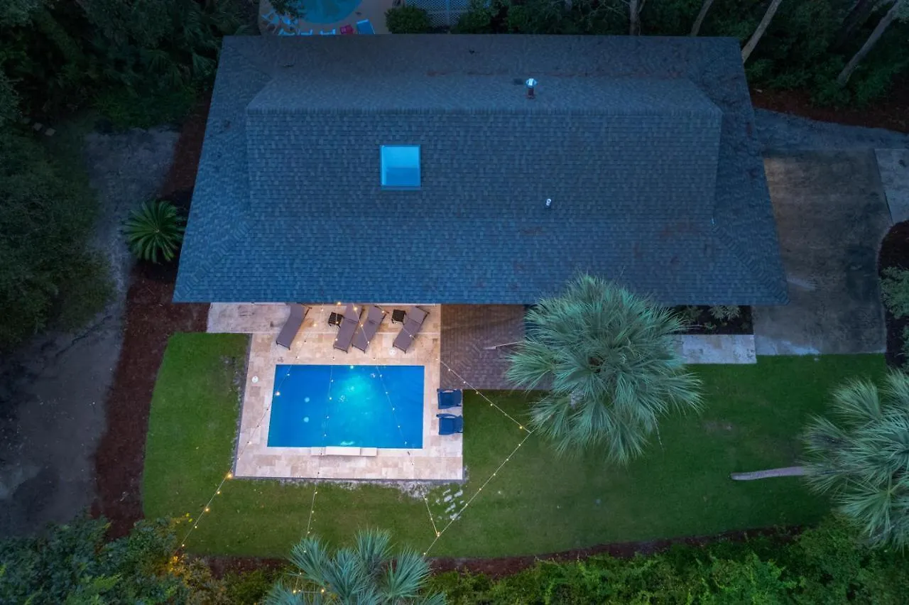 Holiday home Luxury House - 2min Walk To - Private Pool - Group & Dog Friendly *