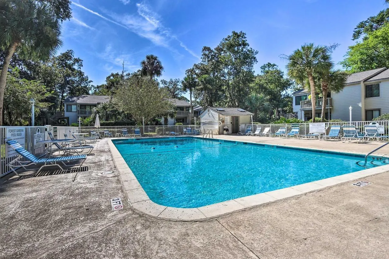 Apartment Hilton Head Tropical Walk To Coligny Beach!