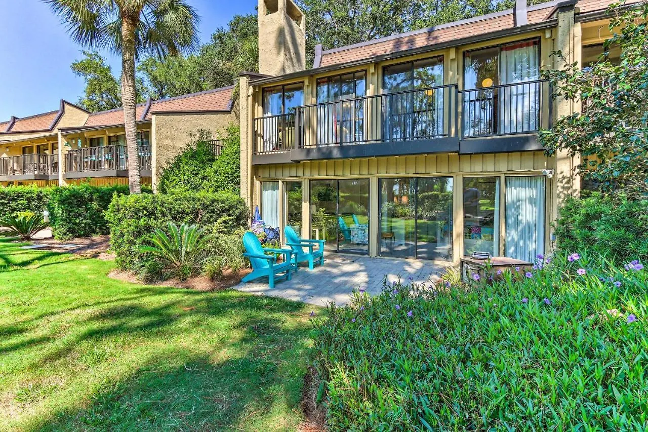 Vintage About 1 Mi To Beach! Apartment