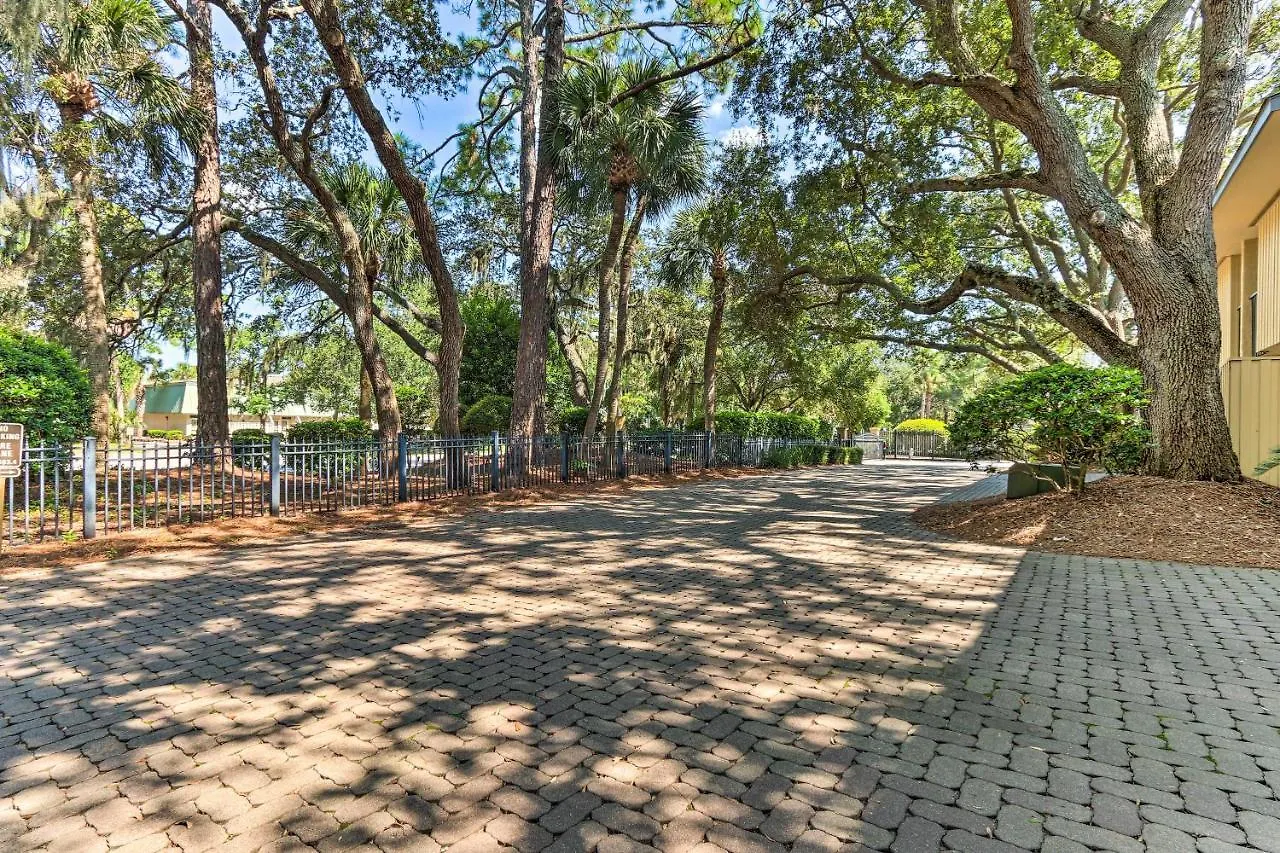 Vintage About 1 Mi To Beach! Apartment