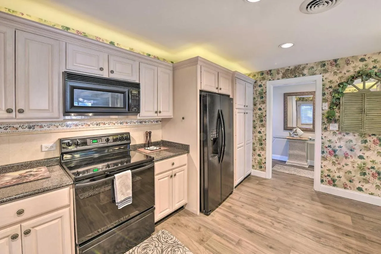 Villa Palmetto Dunes With Deck And Lagoon Views!
