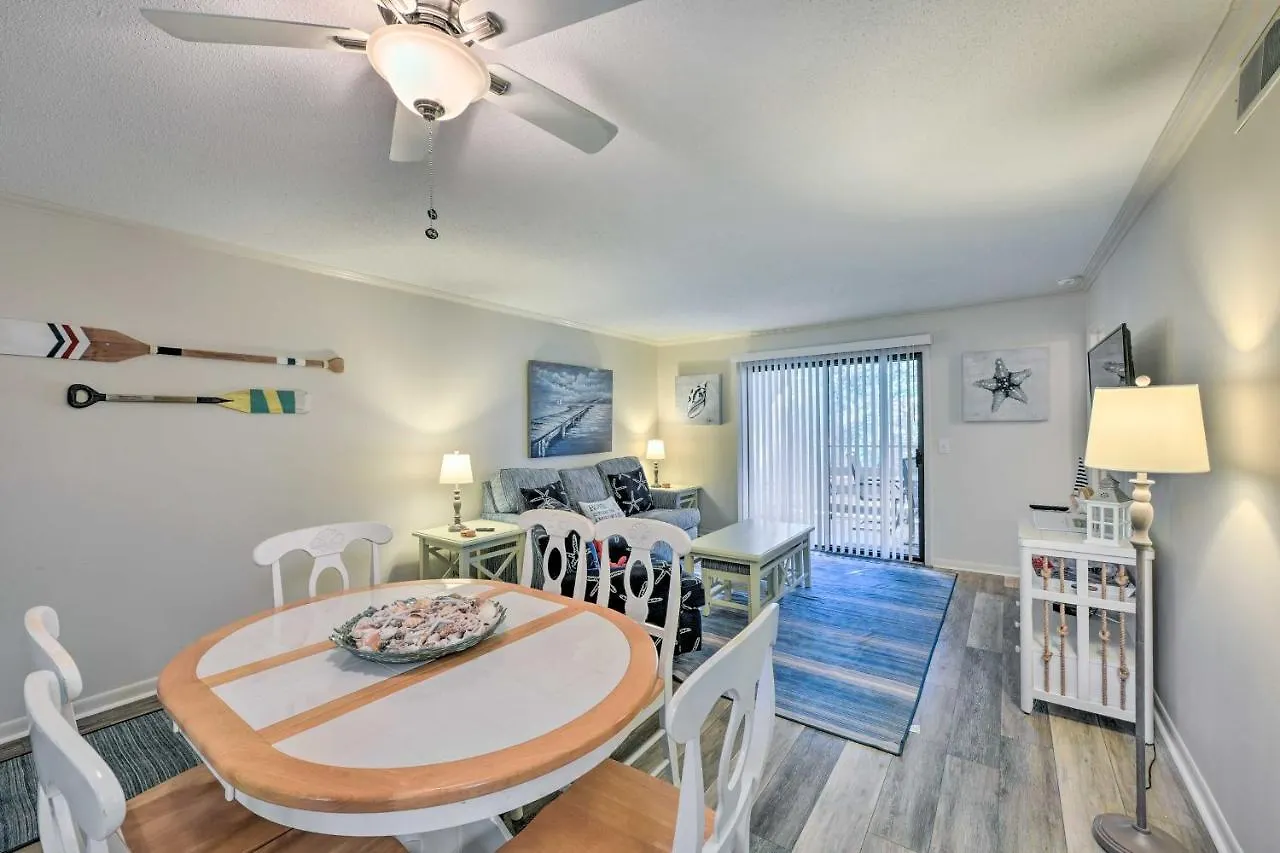 With 2 Pools And Hot Tub! Apartment Hilton Head Island