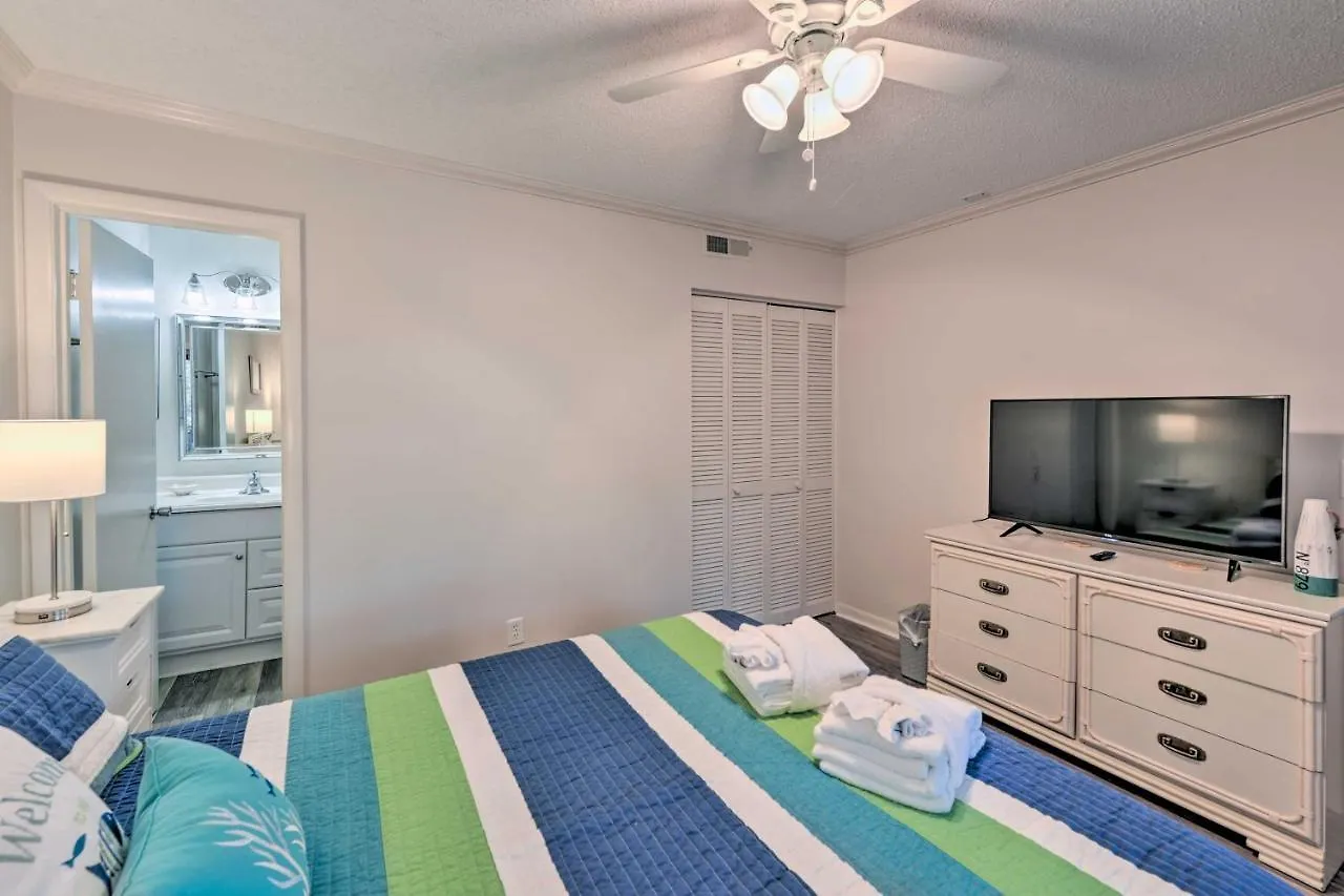With 2 Pools And Hot Tub! Apartment Hilton Head Island