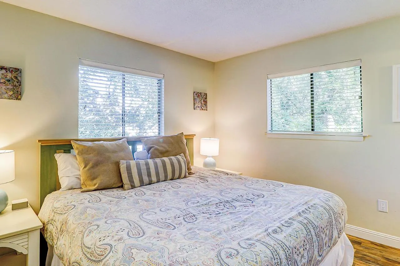 Apartment Fiddlers Cove 16l