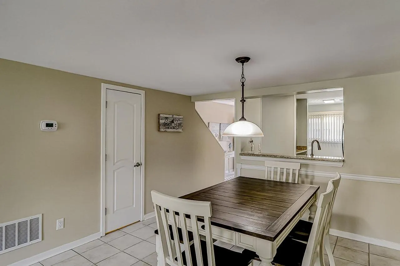 Courtside 56 Apartment