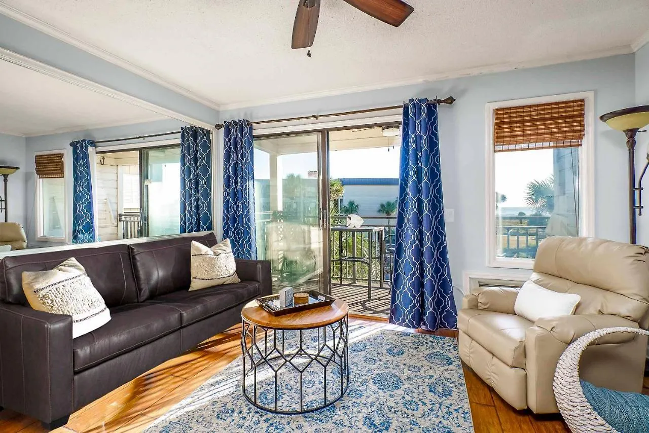 Apartment Oceanfront With Pool! *