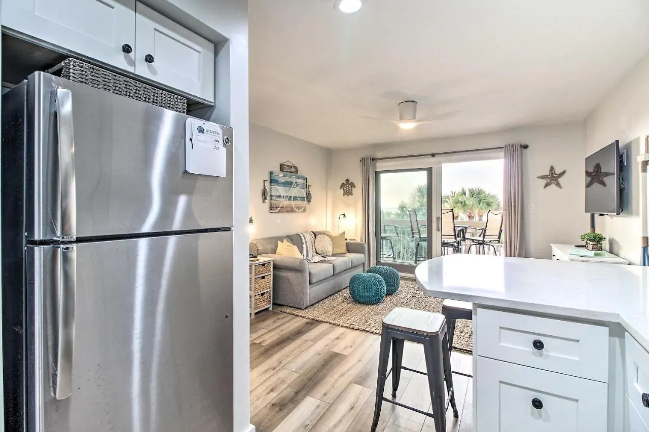 Gem With Ocean And Pool Views! Apartment Hilton Head Island