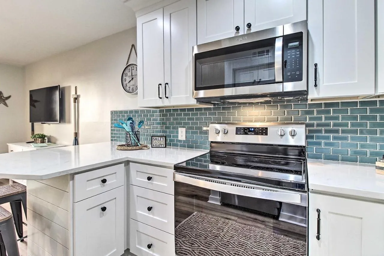 Gem With Ocean And Pool Views! Apartment Hilton Head Island