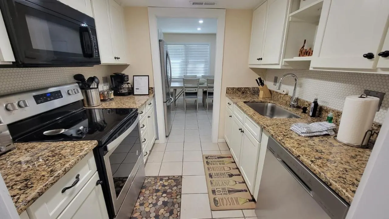 Hhi Homes Llc * Hilton Head Island