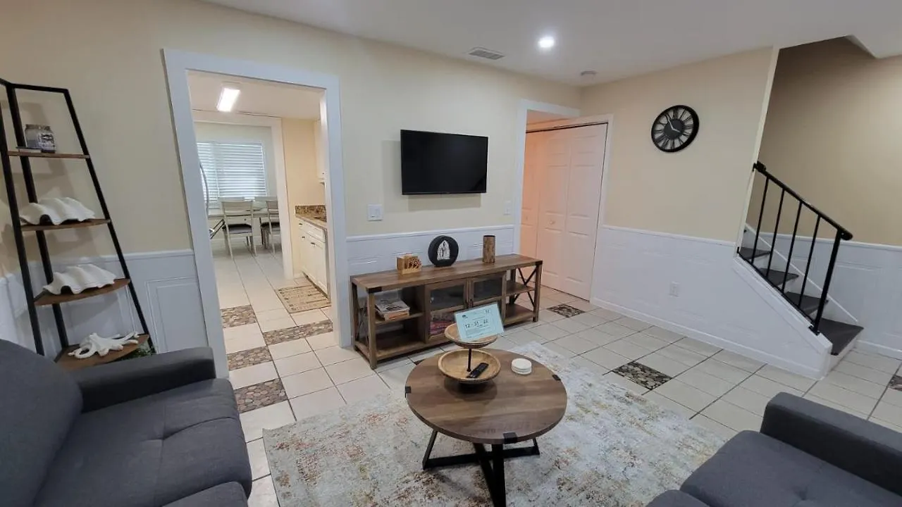 Hhi Homes Llc * Hilton Head Island