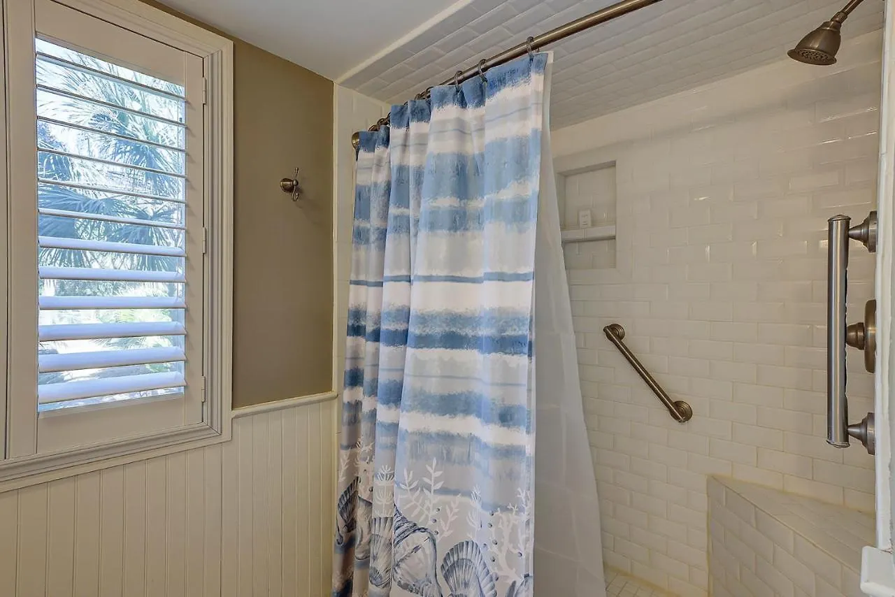 Updated Luxury 3 Bedroom In Shipyard Near The