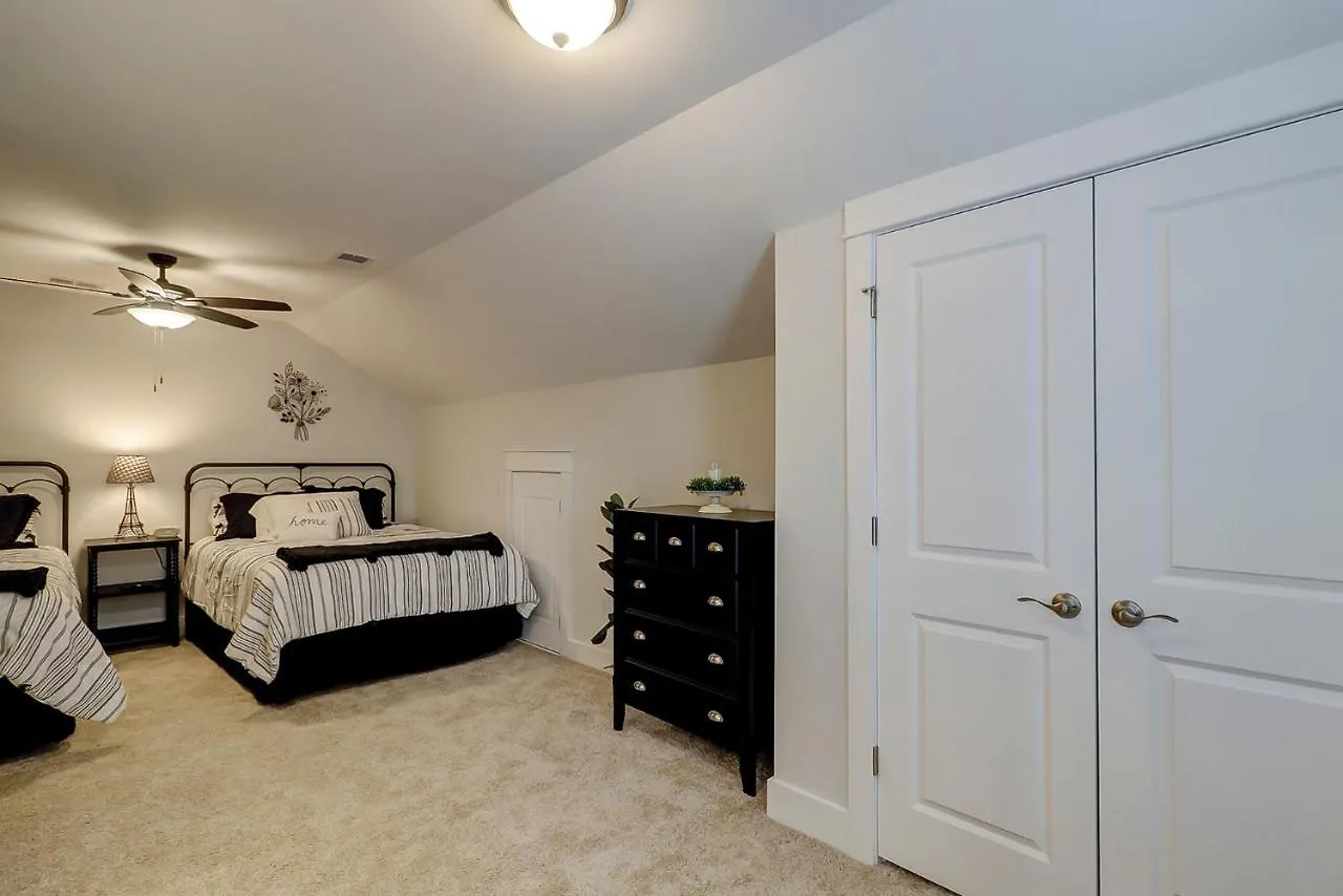 36 Pink 4 Bedroom Luxury * Hilton Head Island