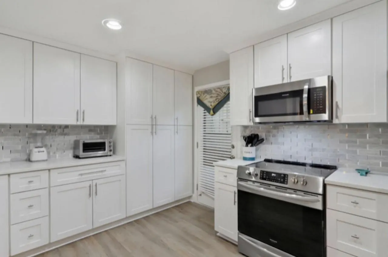 679 Queens Grant *