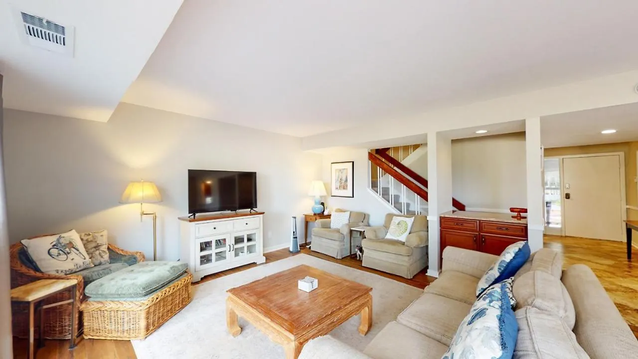 Vila 910 Inverness Village *