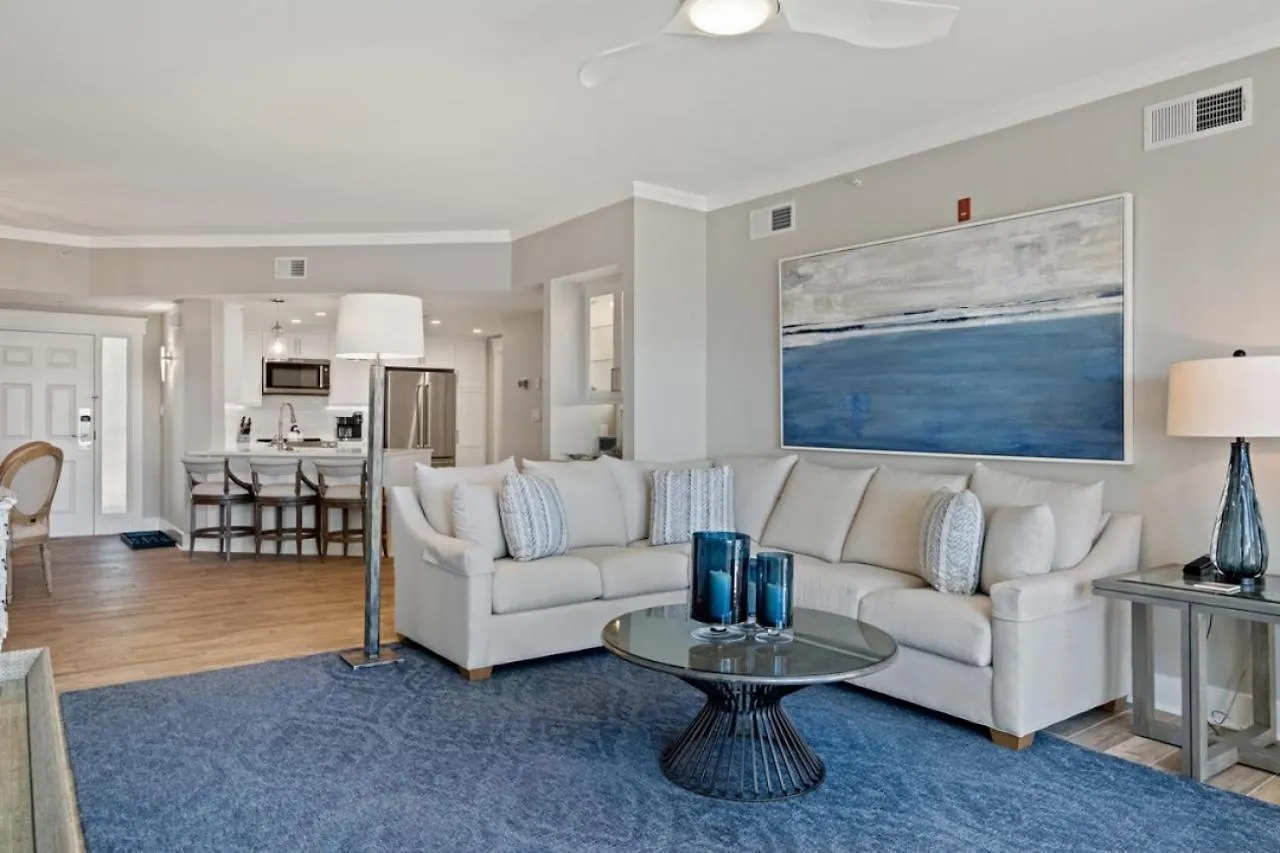 Villa 6103 Hampton Place North *