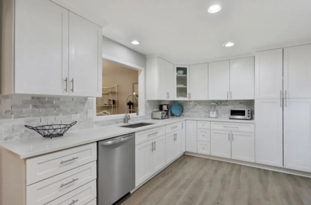 679 Queens Grant *