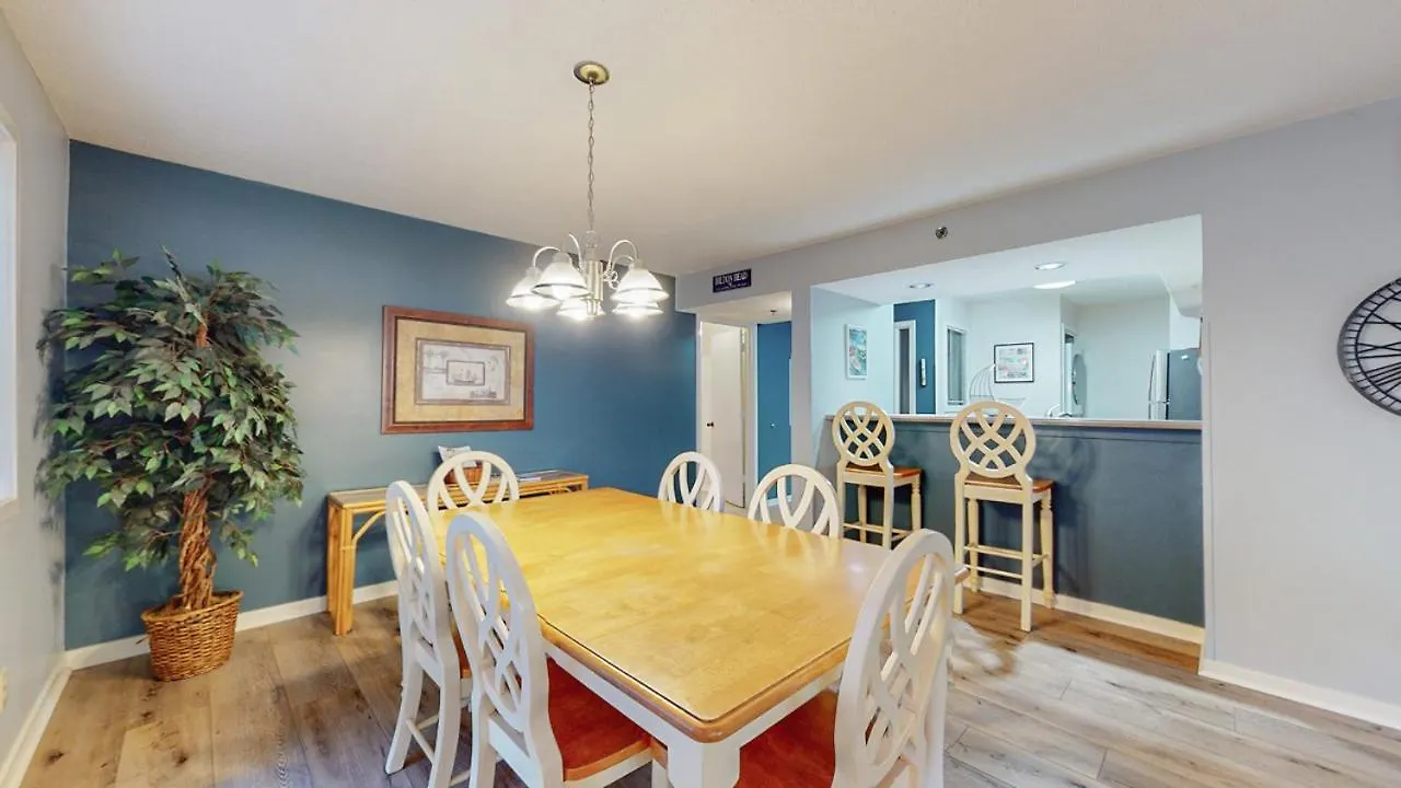 7823 Centre Court Villa *