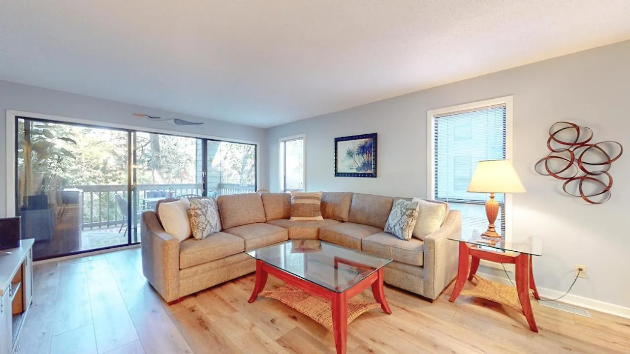 7823 Centre Court Villa