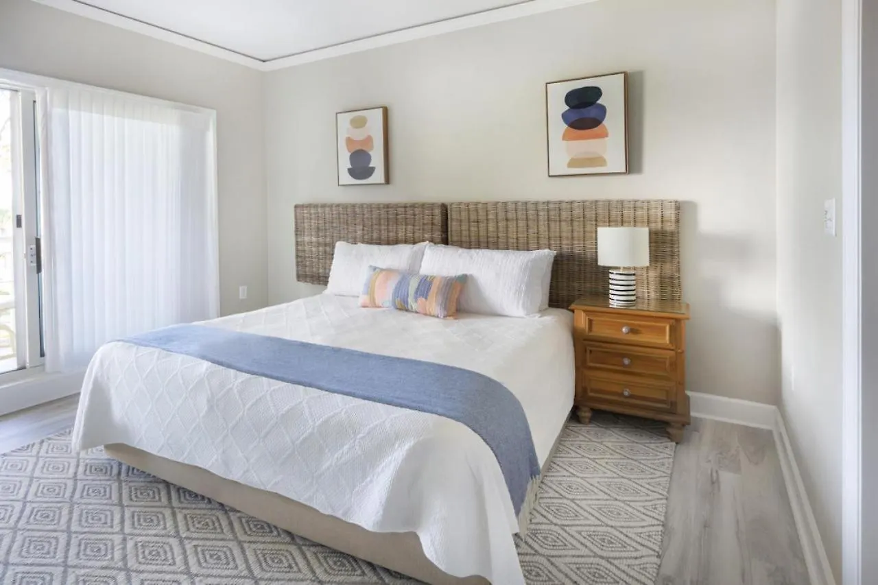 6202 Hampton Place North * Hilton Head Island