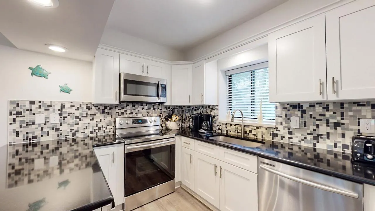 36 Hickory Cove