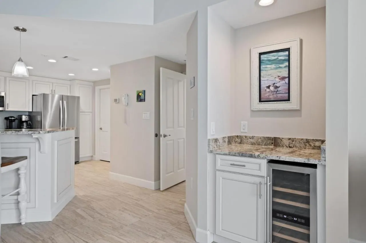 6106 Hampton Place North Villa *