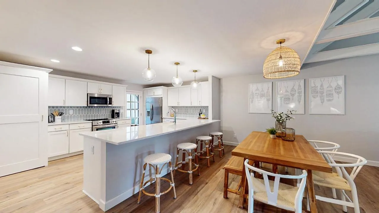 727 Queens Grant