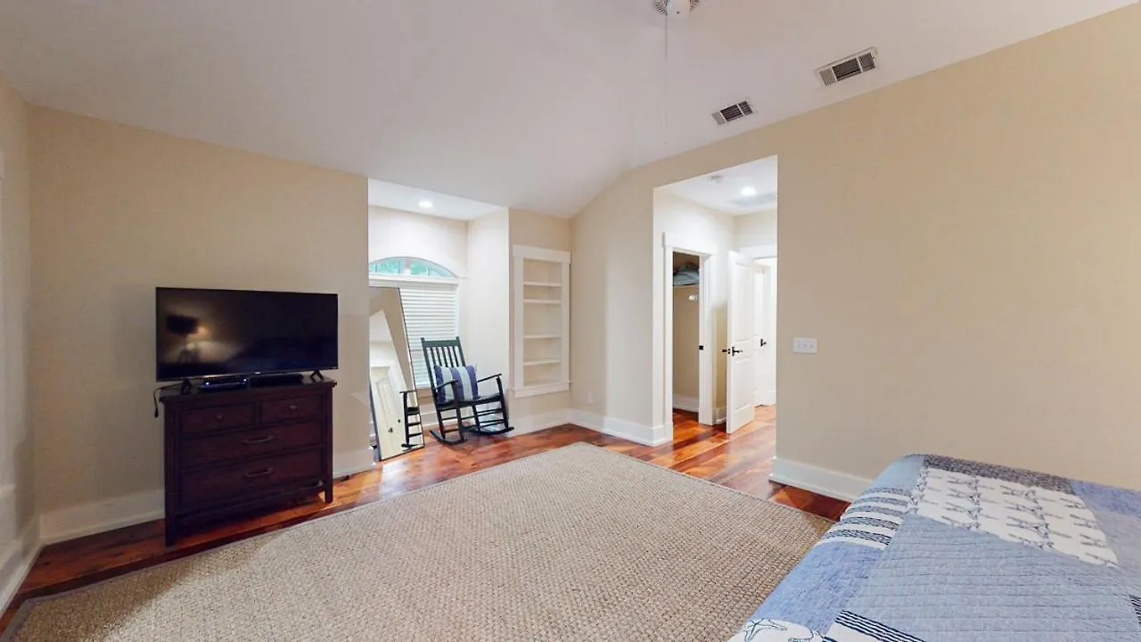 7 Sea Lane *