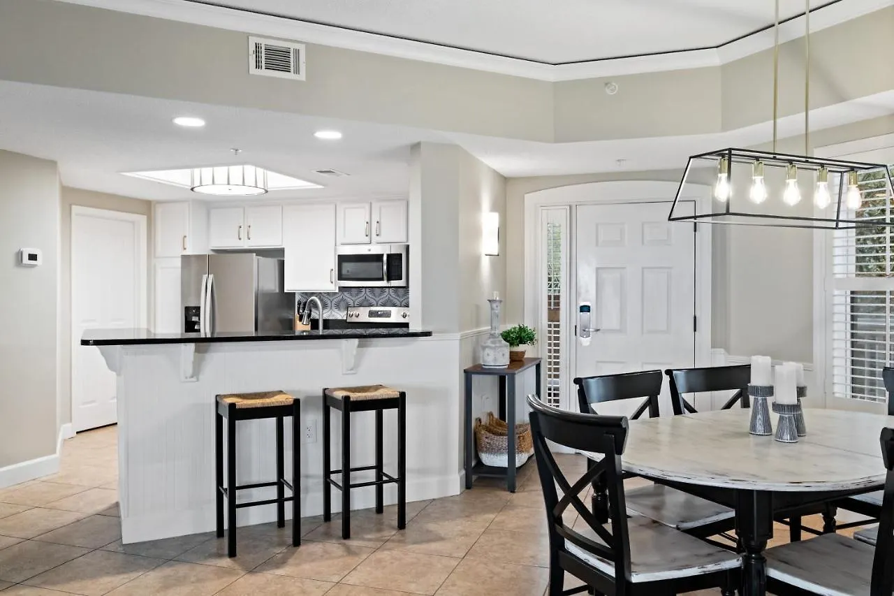6202 Hampton Place North *