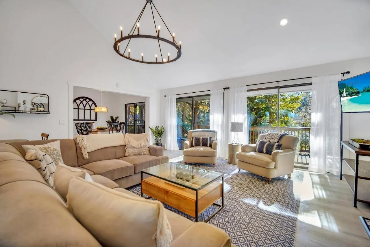 Дом отдыха New Listing 49 Governors Rd Renovated Luxurious Sea Pines Sleeps 8 *