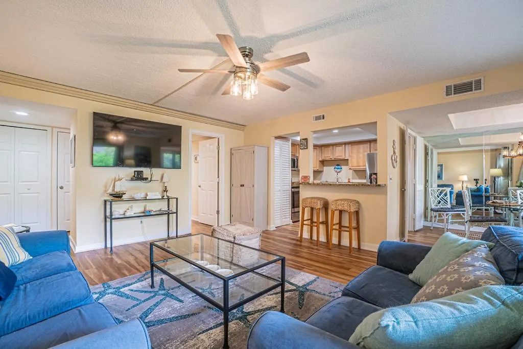 1686 Bluff Renovated Sleeps 8 Walk To Salty Dog Sea Pines Holiday home