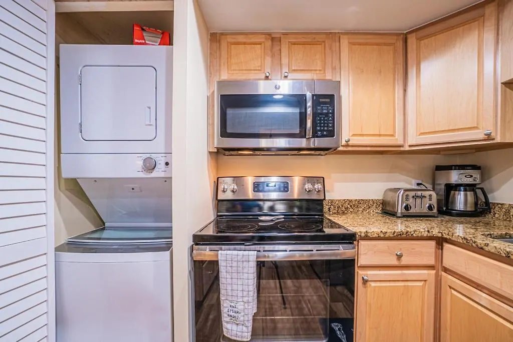 Holiday home 1686 Bluff Renovated Sleeps 8 Walk To Salty Dog Sea Pines Hilton Head Island